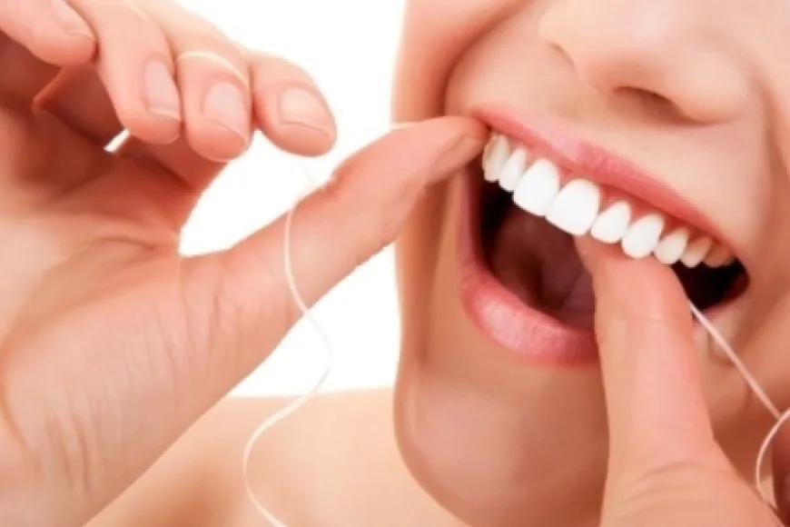 Diş İpi Kullanımı Ağız Kokusuyla Savaşıyor