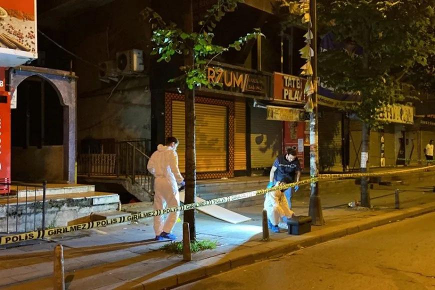 Bahçelievler’de caddede yürüyen 3 kişiye silahlı saldırı: 1 ölü, 1 yaralı
