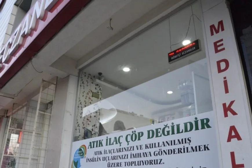Eczanede Dikkat Çeken Afiş