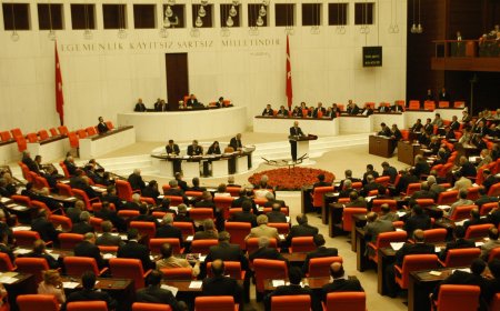Torba Yasa "Tam Gün" Mecliste Kabul Edildi