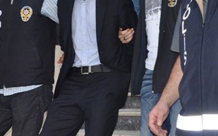 Gülen'in sağlık raporunu, hatıra olarak saklayan komiser gözaltına alındı
