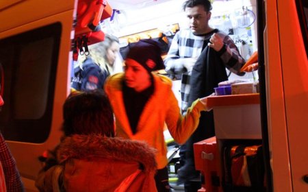 Öğrencilerin İçinde Olduğu Asansör 9. Kattan Zemine Çakıldı