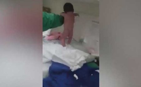 Herkesi Şoke Eden Bebek! Doğar Doğmaz Yürümeye Çalıştı!