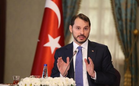 Bakan Albayrak Kritik Soruya Cevap Verdi. "Hesaplara El Konulmayacak"