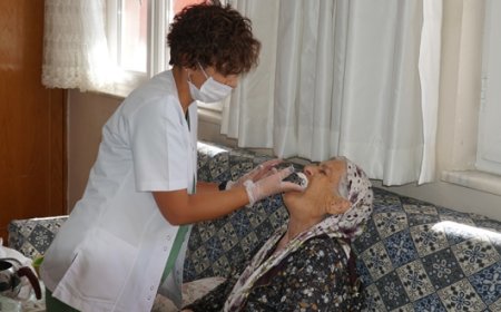 Evde sağlık hizmeti ile 3 bin hasta sağlıklı dişlere kavuştu