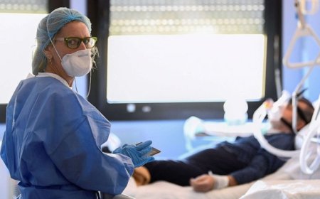 İtalya'da hayatını kaybedenlerin sayısı 8 bin 165'e yükseldi