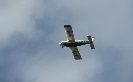 ABD'de otoyola acil iniş yapan küçük uçağa araba çarptı