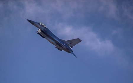 Ukrayna doğruladı: ABD yapımı F-16 uçağı düştü