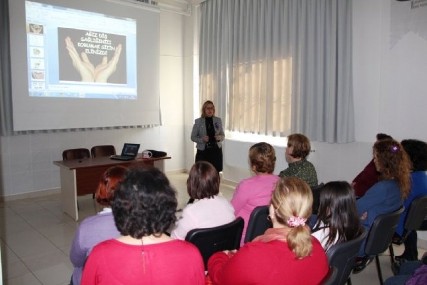 Çanakkale'de Diş Sağlığı Ve Dengeli Beslenme Konferansı