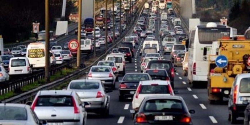 İstanbul'da Yollar Trafiğe Kapatılmaya Başlandı